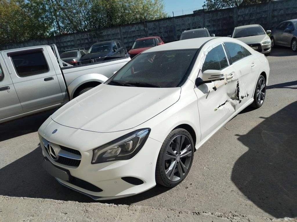  Mercedes CLA 200 