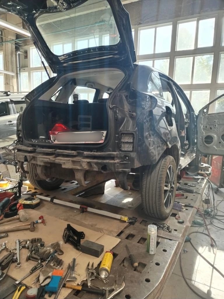 Lada Xray